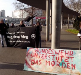 Kundgebung mit Banner